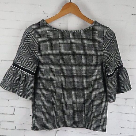 LORD & TAYLOR DESIGN LAB BLACK & WHITE ROUND NECK TULIP SLEEVE CROPPED TOP - Picture 8 of 10